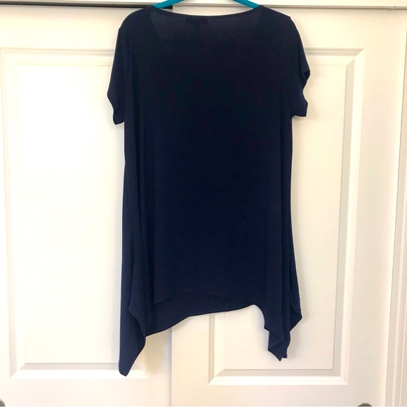 Slinky L” shark bite Navy blue blouse loose fitting comfortable and stylish NWOT - Picture 3 of 5